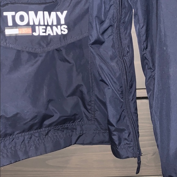 SOLD Tommy Hilfiger Windbreaker - Picture 5 of 8